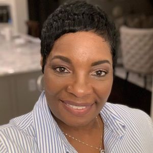 Meet your Posher, Monica